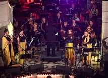 Wystąpili zespół KOSY oraz Orkiestra Symfoniczna Filharmonii Sudeckiej.