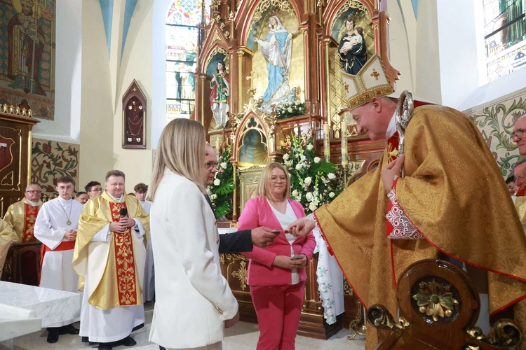 Konsekracja ołtarza w Przecławiu