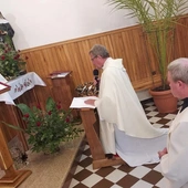 Po Eucharystii proboszcz ks. Stanisław Nowak odczyta intencje wiernych.