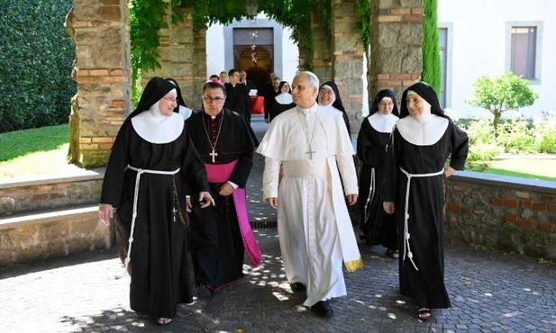 Papież odwiedził klaryski w Albano