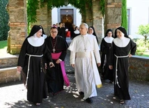 Papież odwiedził klaryski w Albano