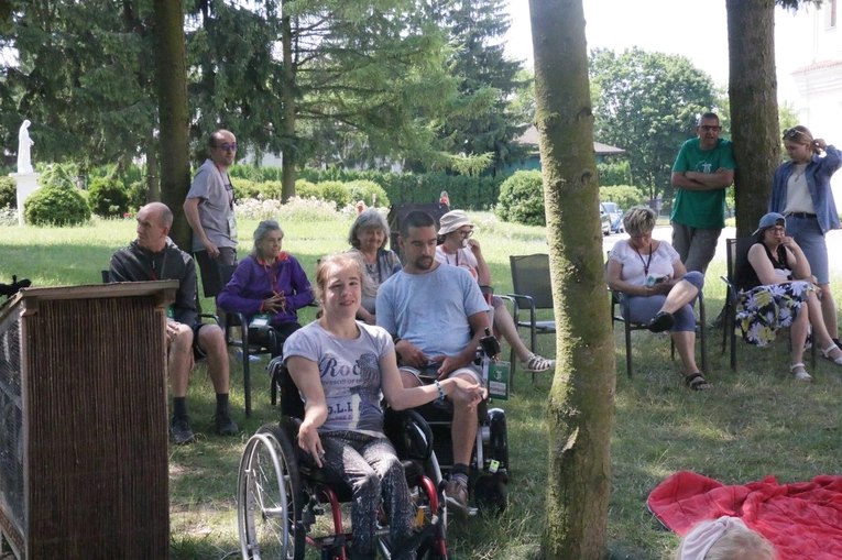 Wczasorekolekcje w Dąbrowicy