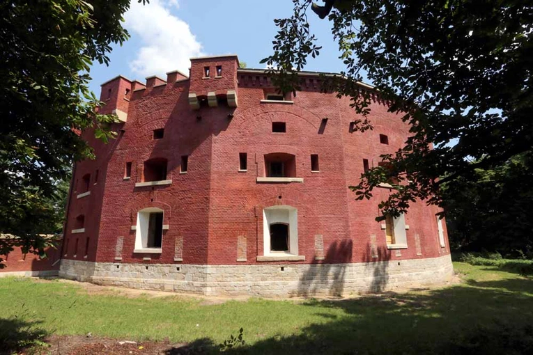 Fort odmalowany