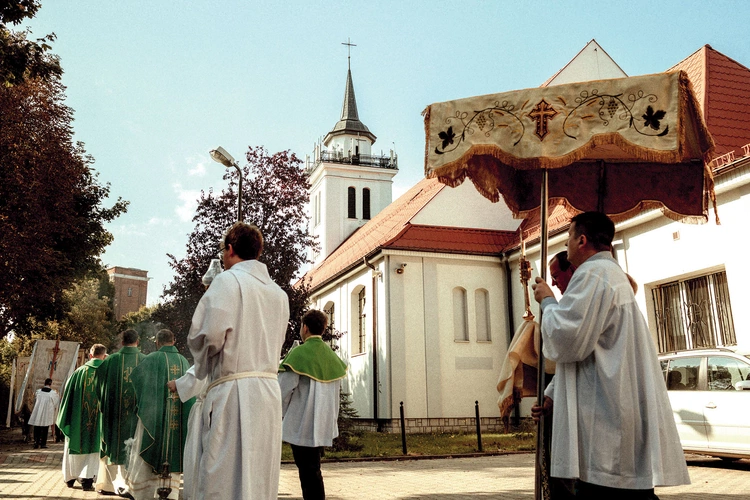 Dzięki determinacji bp. Edmunda Nowickiego i wieloletnim staraniom mieszkańców  – szczególnie z byłego Wolnego Miasta Gdańska – w 1971 r. Wojewódzka Rada Naczelna postanowiła przywrócić budynek  do funkcji sakralnych i przekazać go społeczności katolickiej. 