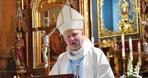 Głównym punktem rozważań homilii była troska o jedność małżeńską, którą kaznodzieja ukazał jako realizację woli Boga i warunek duchowej dojrzałości.