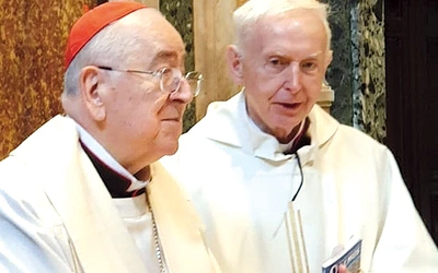 Jubilat (z lewej) i ks. prał. Stanisław Czernik, proboszcz w Andrychowie. 