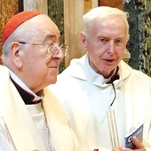 Jubilat (z lewej) i ks. prał. Stanisław Czernik, proboszcz w Andrychowie. 