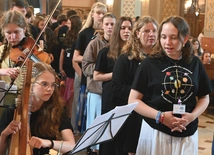 Muzyczna diakonia uświetniła grą i śpiewem to wydarzenie.