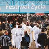 W wydarzeniu wzięły udział tysiące młodych. Na zdjęciu kadr z piątego dnia.