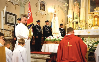 Nowe figury to inicjatywa parafian.