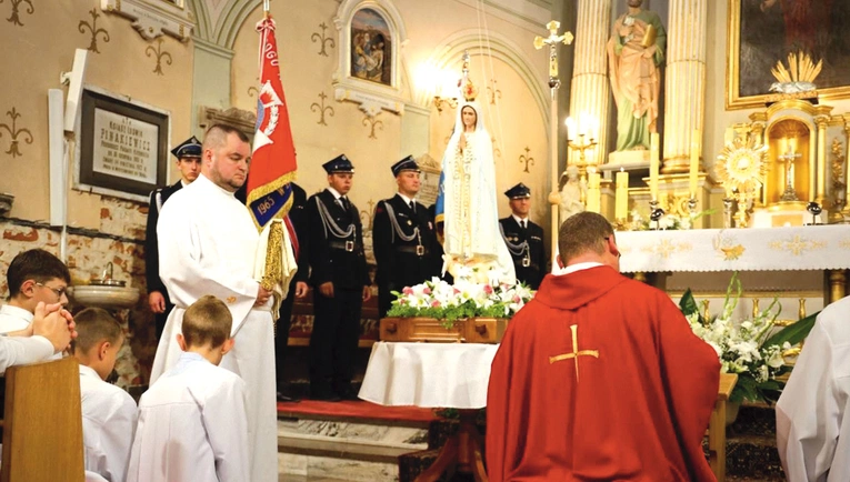 Nowe figury to inicjatywa parafian.