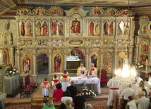Odrestaurowany ikonostas robi wrażenie, a renowację przeszły tu także ołtarz z tabernakulum, wszystkie boczne ołtarze, polichromia na suficie i na ścianach, chór i ambona.