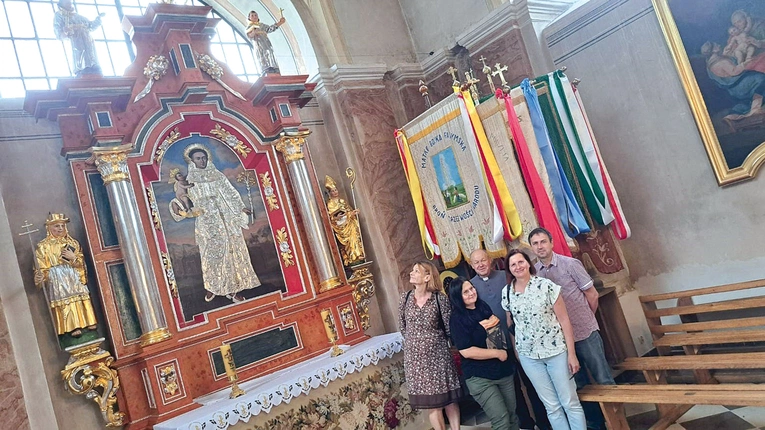 Odnowiony został ołtarz św. Antoniego, który pochodzi z początku  XVII wieku. 