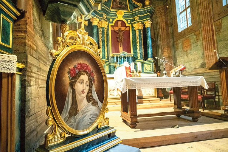 Feretron znajduje się w kościele  pw. św. Doroty.