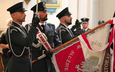 Obchody były okazją do podziękowań i wręczenia odznaczeń funkcjonariuszom SW.