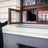 Każde pozostawione tu dziecko siostry otaczają modlitwą.