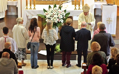 Podczas liturgii 6 osób przyrzekło modlić się w intencji papieża Leona XIV w wybranym dniu tygodnia do końca jego życia.