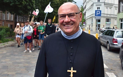 Już ponad 30. raz na maryjnym szlaku będzie można spotkać wrocławskiego biskupa pomocniczego.