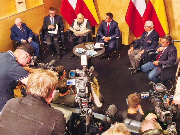 – Pamięć łatwo może się zatrzeć, jeśli nie zostanie przekazana dalej – mówił  Jan Ołdakowski.