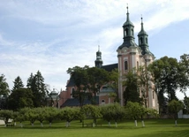 W dawnym klasztorze cystersów odkryto barokowe malowidła