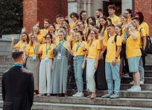 Częstochowa. Obóz stypendystów Fundacji 'Dzieło Nowego Tysiąclecia'. W sobotę jubileusz
