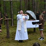 Harcerska Msza św. w lesie