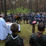 Harcerska Msza św. w lesie