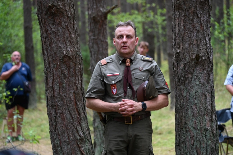 Harcerska Msza św. w lesie