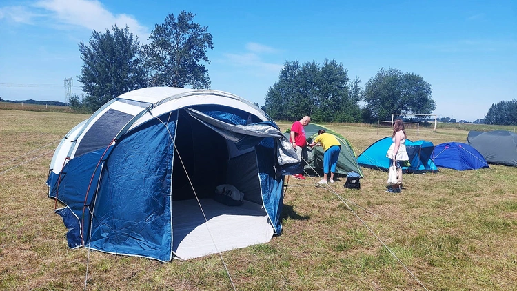 Nocowanie na polanie, cz. 1