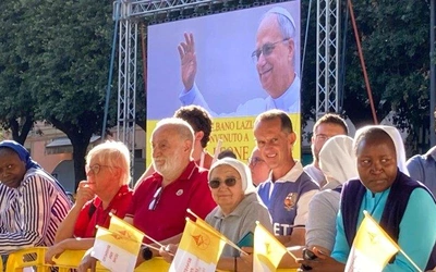 Leon XIV: rozpoczynać wszystko od modlitwy, aby dobrze służyć
