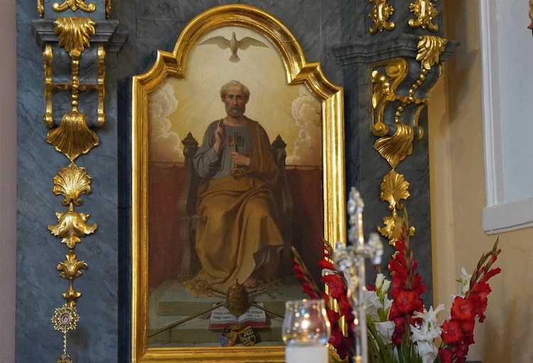 Kościół w Psarach, należący do parafii pw. św. Jakuba Apostoła w Małujowicach, pięknieje