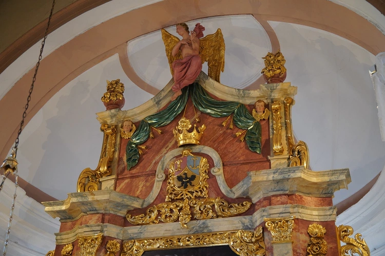 Kościół w Psarach, należący do parafii pw. św. Jakuba Apostoła w Małujowicach, pięknieje