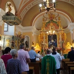 Kościół w Psarach, należący do parafii pw. św. Jakuba Apostoła w Małujowicach, pięknieje