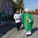 Kościół w Psarach, należący do parafii pw. św. Jakuba Apostoła w Małujowicach, pięknieje