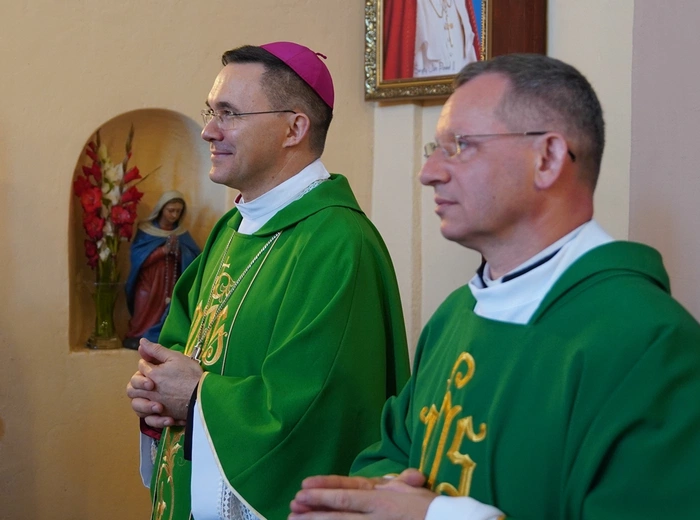 Kościół w Psarach, należący do parafii pw. św. Jakuba Apostoła w Małujowicach, pięknieje