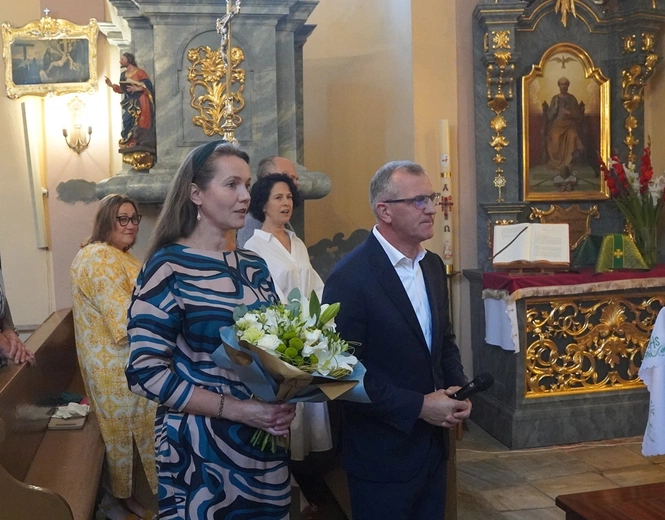 Kościół w Psarach, należący do parafii pw. św. Jakuba Apostoła w Małujowicach, pięknieje