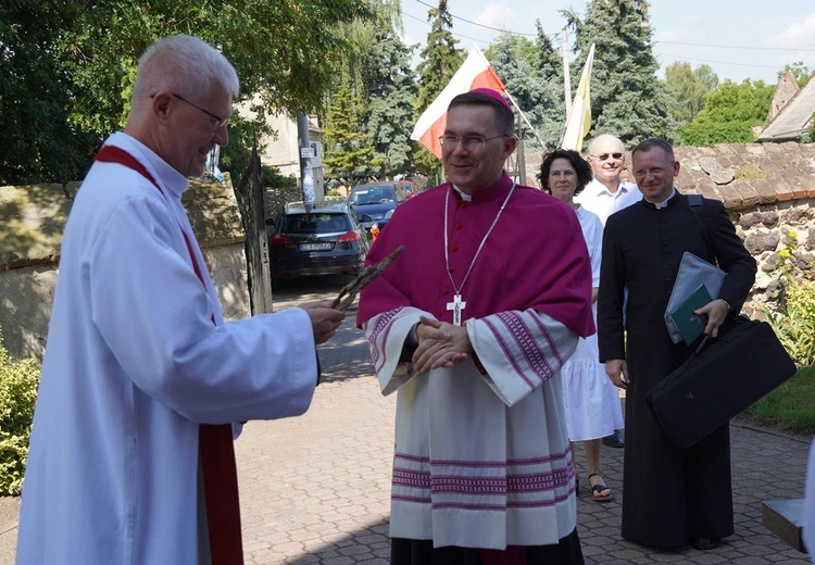 Gać. Wprowadzenie relikwii św. Maksymiliana Marii Kolbego 