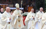 Wasz święty rodak jest niezwykle aktywny. Wciąż przynosi ludziom uzdrowienie
