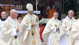 Wasz święty rodak jest niezwykle aktywny. Wciąż przynosi ludziom uzdrowienie
