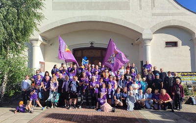 "Do Maryi Panny Piątka goni..."