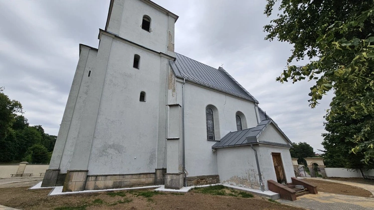 Ratują kościół w Chybicach