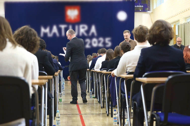 Tylko niecałe 5 proc. maturzystów osiągnęło bardzo dobry wynik z języka polskiego. To bardzo niepokojący sygnał.