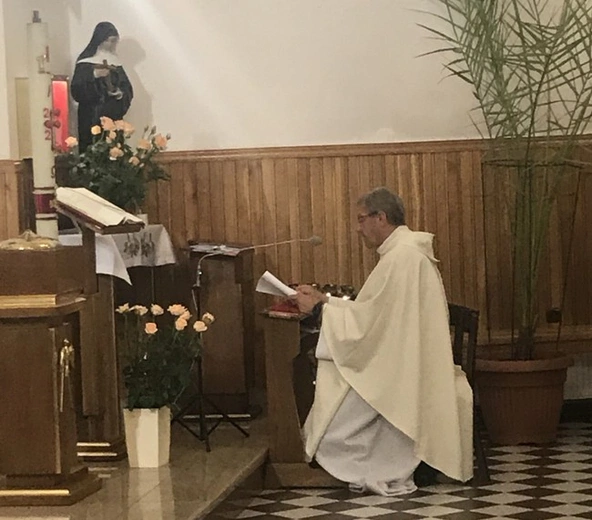 Prośby wiernych odczytał ks. Stanisław Nowak.