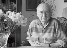W swojej wieloletniej działalności Zbigniew Jujka wydał ponad 50 albumów i książek rysunkowych. Jest autorem m.in. „Z uśmiechem przez Gdańsk”, „Poprawki do historii” – ponad 300-stronicowego satyrycznego albumu poświęconego dziejom Polski, oraz „Fryderyk Chopin – wariacje na temat”. Zdobywał nagrody międzynarodowe w Berlinie, Tokio, Montrealu, Ankonie, Skopje. Był wielokrotnym laureatem Złotej Szpilki. W latach 1989–1996 pełnił funkcję prezesa Stowarzyszenia Polskich Artystów Karykatury. W 1998 r. został o…
