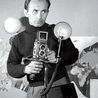 Zbyszek Kosycarz przy pracy w 1960 roku.