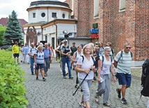 Kolumna pielgrzymów z Żor… 