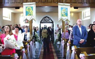 Msza św. jubileuszowa 12 lipca zgromadziła wielu mieszkańców.