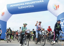 18 lipca ponad 1000 pątników podzielonych na 4 peletony wyjechało z Zabawy na Jasną Górę. 