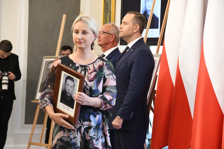 Rodziny zidentyfikowanych bohaterów