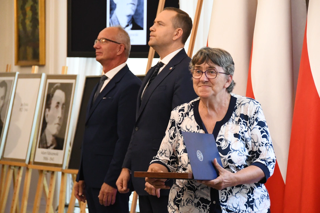 Rodziny zidentyfikowanych bohaterów